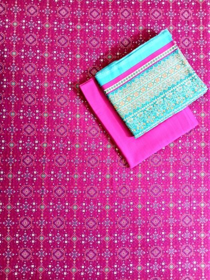 Bonanza Satrangi – Khaddar 3 Piece Suit (Magenta & Aqua Blue) with Free Pouch